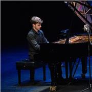 Completando mi formación en el conservatorio superior de Granada, ofrezco clases particulares de piano para todos los niveles